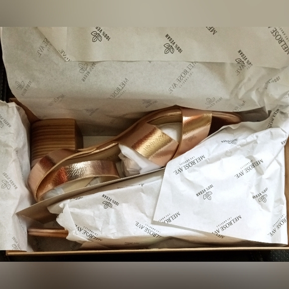 🎉Host Pick🎉 Rose Gold Metallic Faux Leather Two Straps Block Heel Sandals - Picture 10 of 16